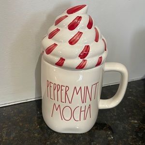 Rae Dunn - PEPPERMINT MOCHA - mug with topper